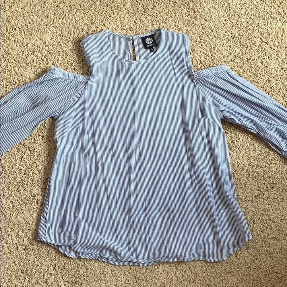 Cold shoulder top